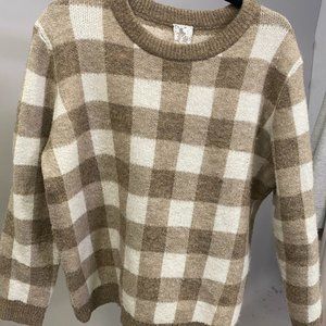 COMFORTABLE PLAID CREWNECK SWEATER